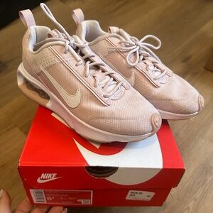 pink Nike